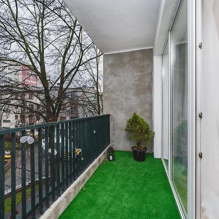 Sunshine Parkside Hideaway - 3 Bedroom - By Upstairs Krasków Exterior foto