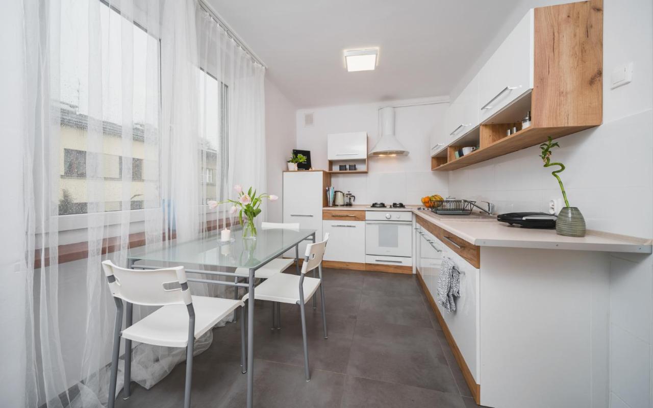 Sunshine Parkside Hideaway - 3 Bedroom - By Upstairs Krasków Exterior foto
